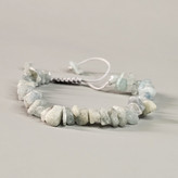 دستبند سنگ آکوامارین | دستساز با نخ مکرومه قابل تنظیم